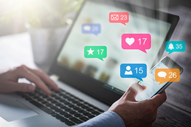Social Media iStock-1205703649