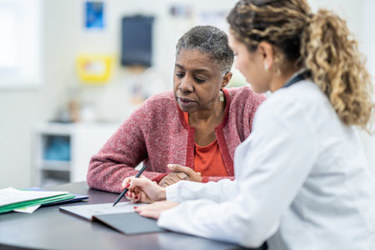 GettyImages-1971327276 doctor patient GettyImages-1971327276 doctor patient