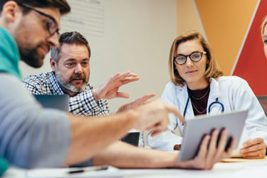 GettyImages-836663414 medical team meeting GettyImages-836663414 medical team meeting