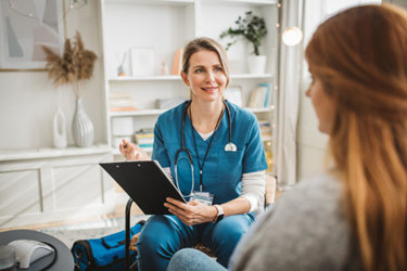 GettyImages-1441890587 mobile nurse GettyImages-1441890587 mobile nurse