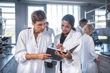 scientists chemists laboratory-GettyImages-1055312560 scientists chemists laboratory-GettyImages-1055312560