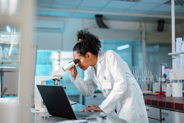 GettyImages-1401699330-microscope-lab-research-computer GettyImages-1401699330-microscope-lab-research-computer