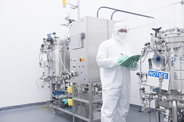 Bioprocess Bioreactor Cleanroom GettyImages-532549174