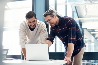 GettyImages-944060504 coworkers computer GettyImages-944060504 coworkers computer