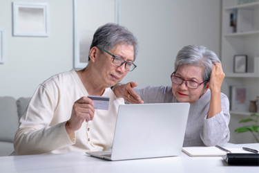 GettyImages-1437609768-debit-credit-card-frustration GettyImages-1437609768-debit-credit-card-frustration