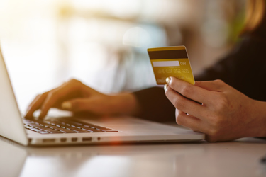 GettyImages-1315730114 online card payment GettyImages-1315730114 online card payment