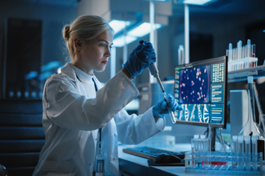 Medical-Research-laborratory-GettyImages-1354172439