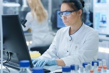 iStock-827581062-lab-computer iStock-827581062-lab-computer