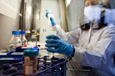 GettyImages-648181930-research-scientist-equipment-pipette