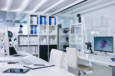 GettyImages-1297414842-lab-computer