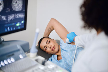 GettyImages-1394005450 breast cancer